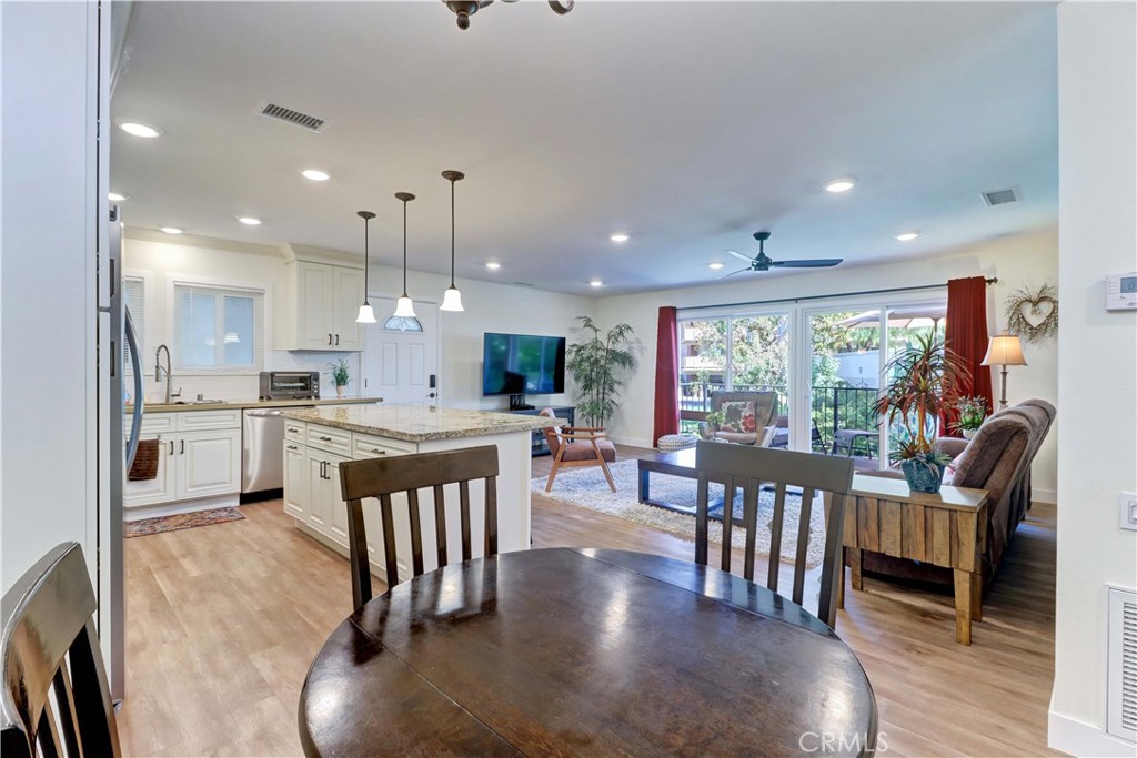 2285 Via Puerta Q Property Photo 4