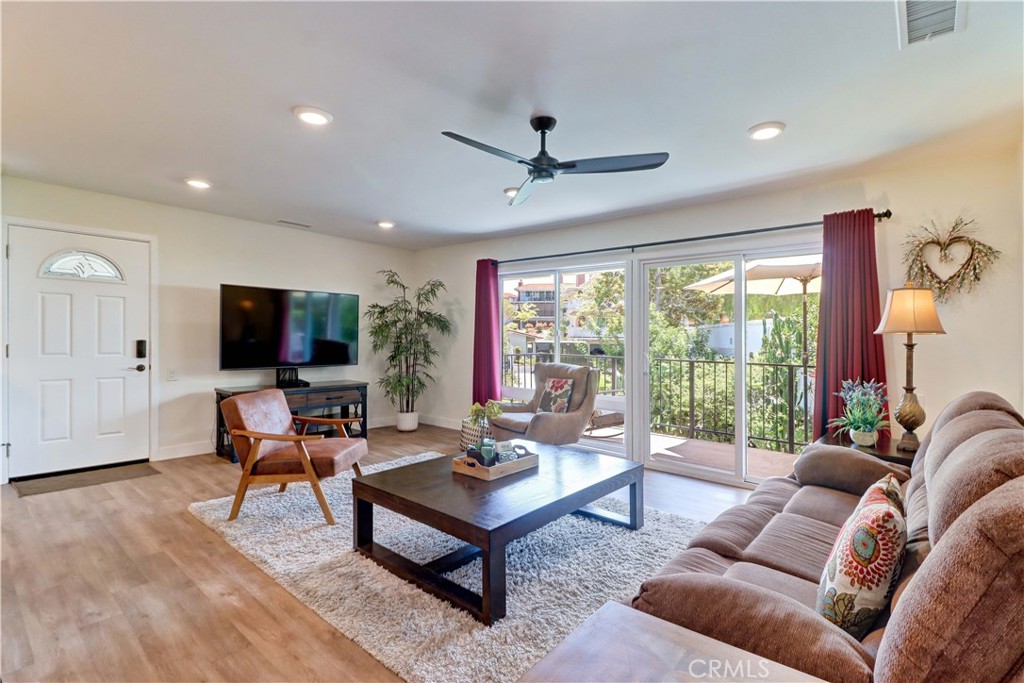2285 Via Puerta Q Property Photo 6