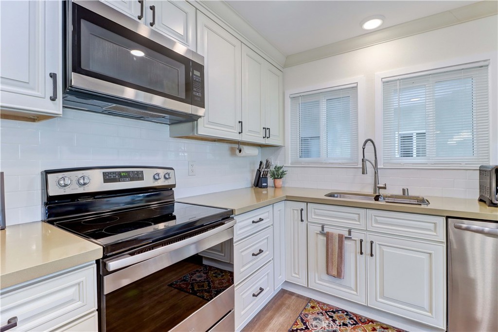 2285 Via Puerta Q Property Photo 13