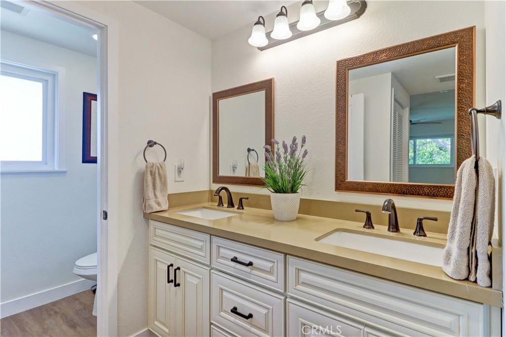 2285 Via Puerta Q Property Photo 27