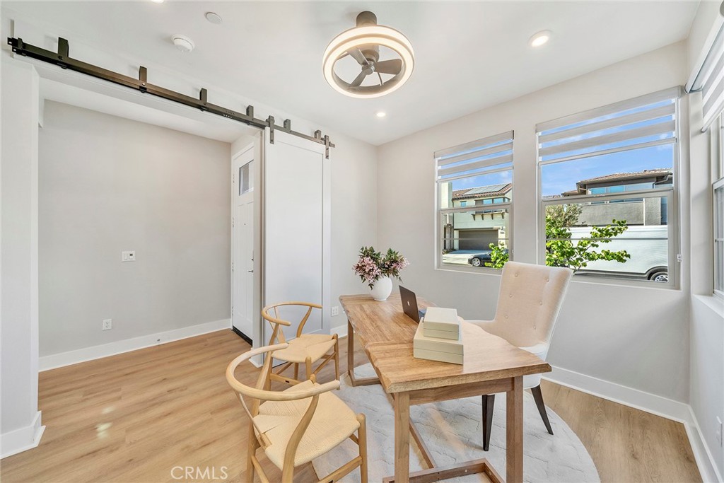 240 Autumn Way Property Photo 11