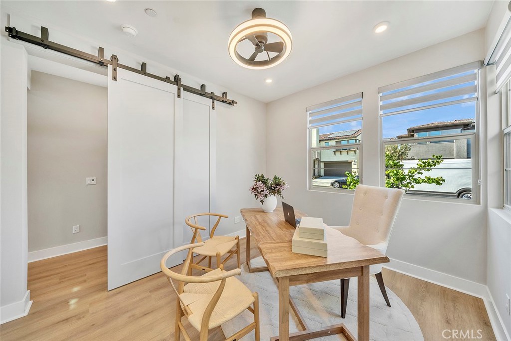 240 Autumn Way Property Photo 12