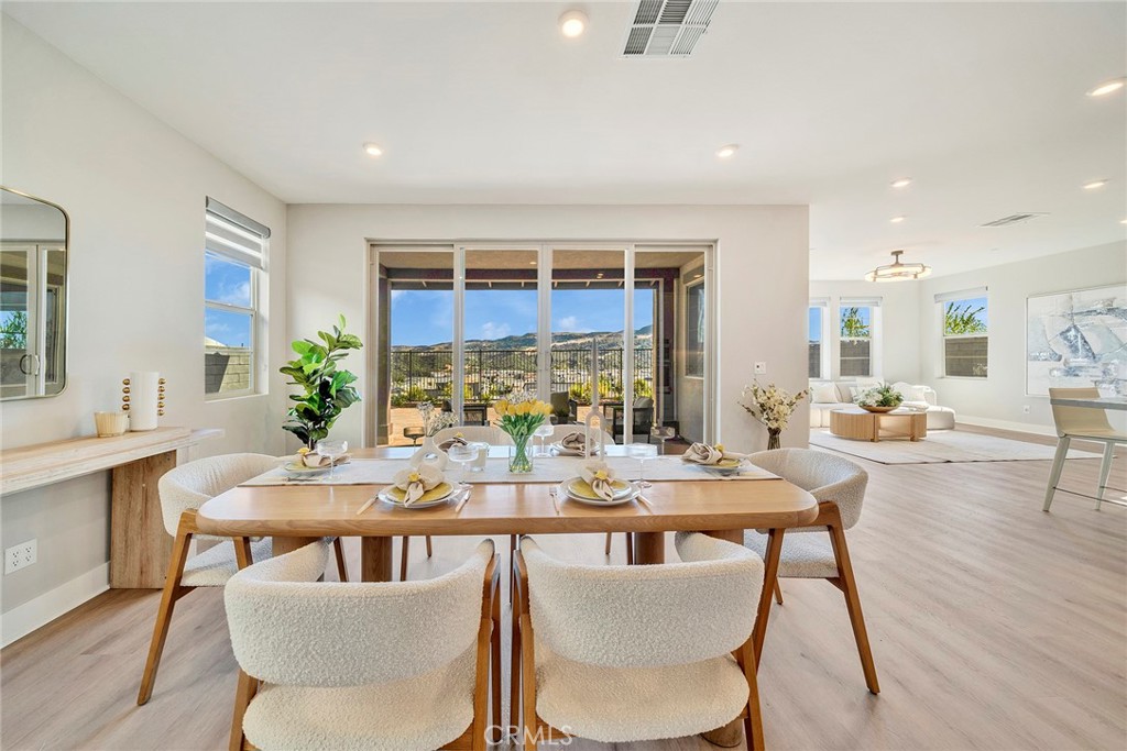 240 Autumn Way Property Photo 15
