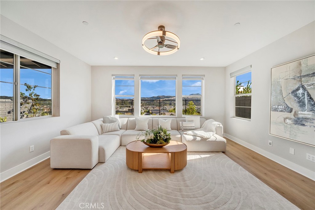 240 Autumn Way Property Photo 26