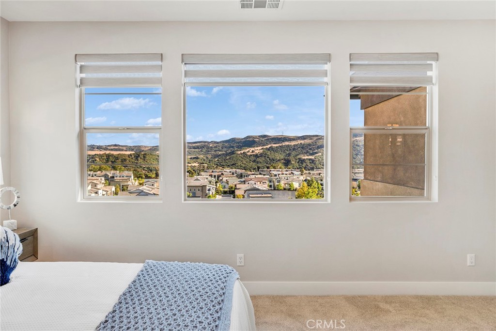 240 Autumn Way Property Photo 34