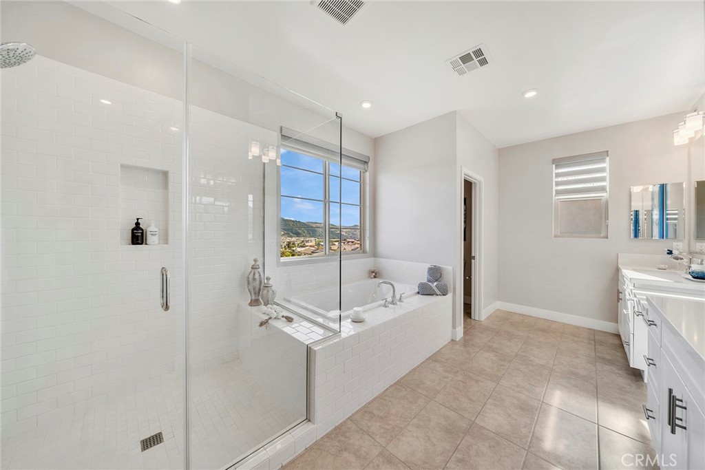 240 Autumn Way Property Photo 38