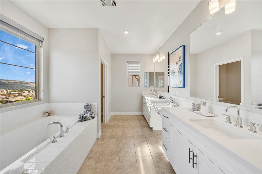 240 Autumn Way Property Photo 39