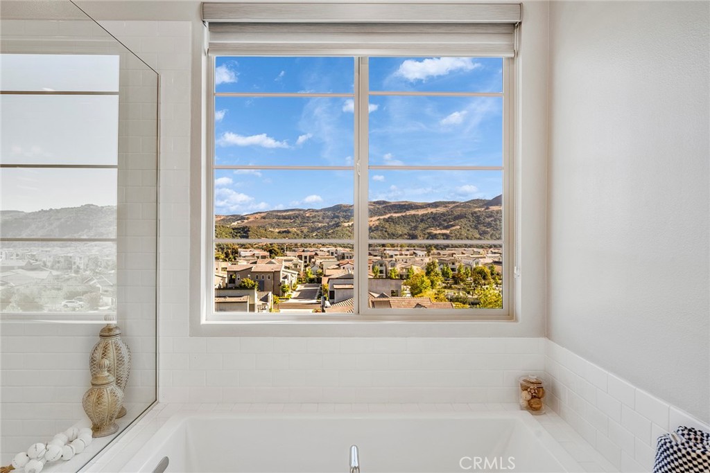 240 Autumn Way Property Photo 42