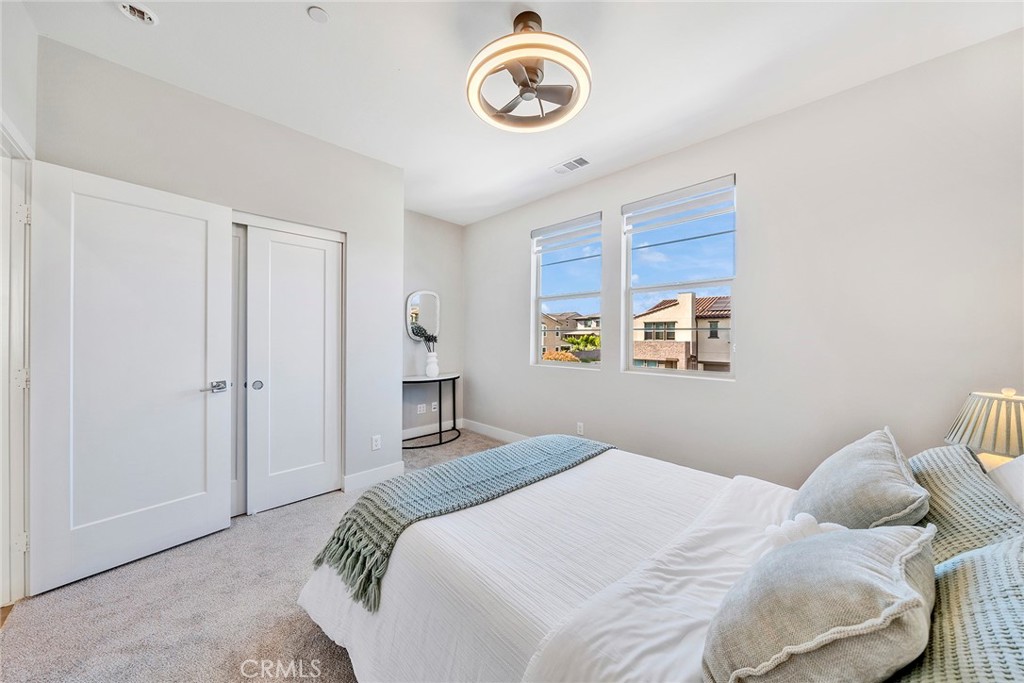 240 Autumn Way Property Photo 43