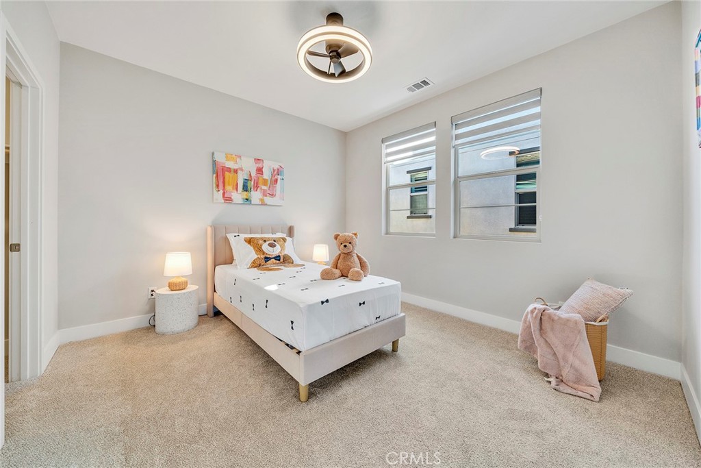 240 Autumn Way Property Photo 47