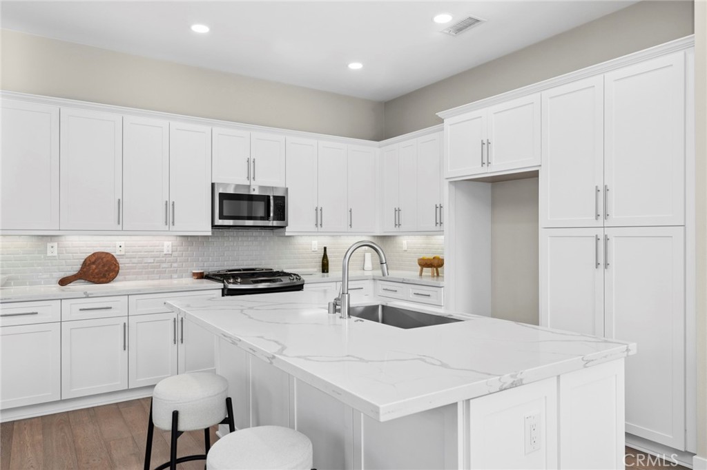 217 Cultivate Property Photo 13