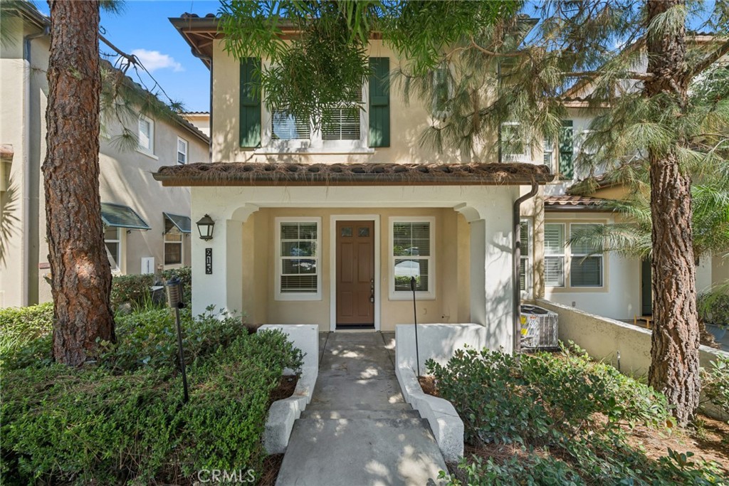 215 Dewdrop Property Photo 2