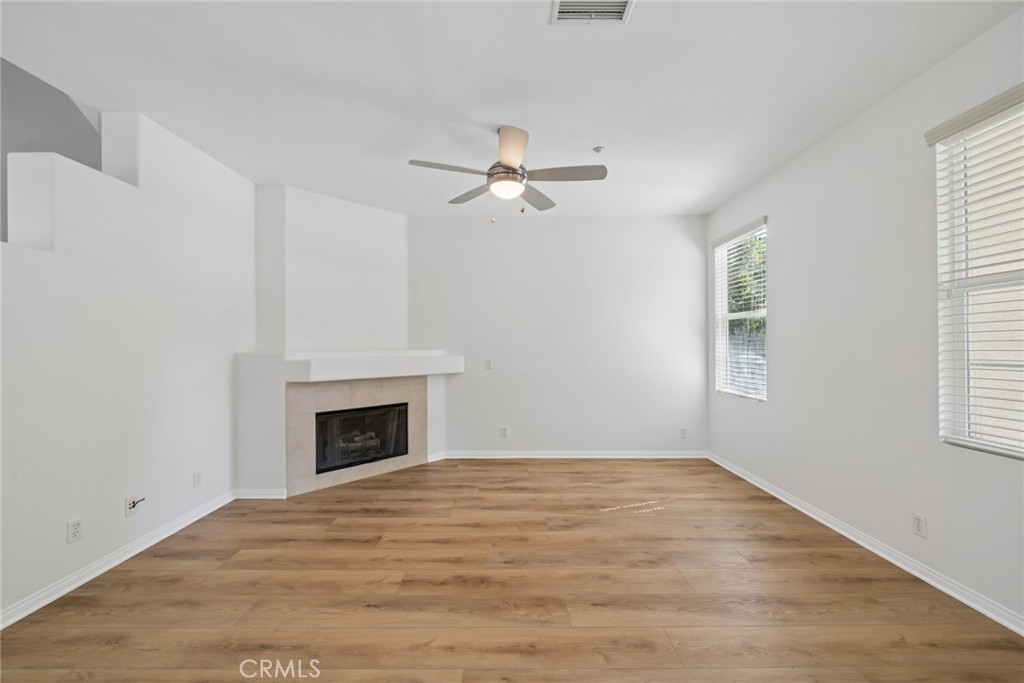 215 Dewdrop Property Photo 4
