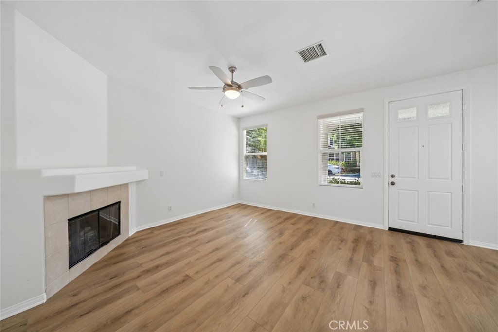 215 Dewdrop Property Photo 9