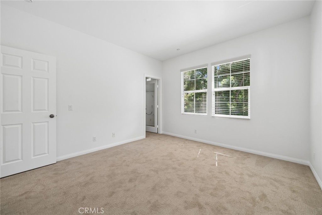215 Dewdrop Property Photo 12
