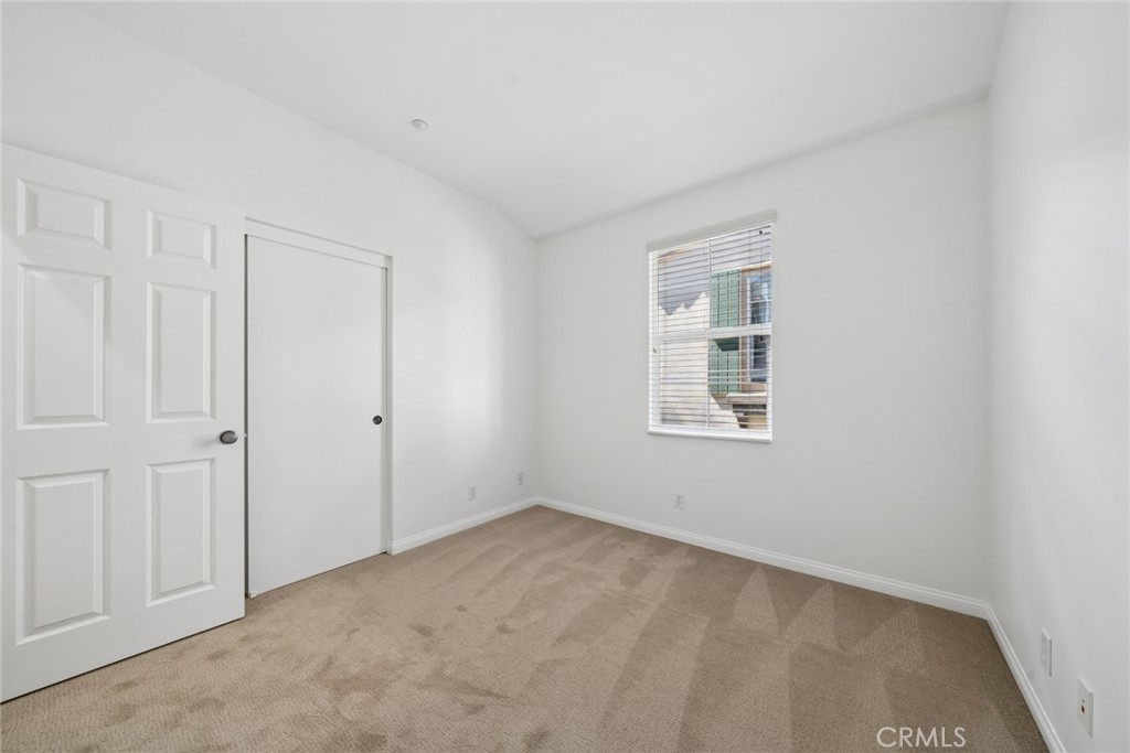 215 Dewdrop Property Photo 14