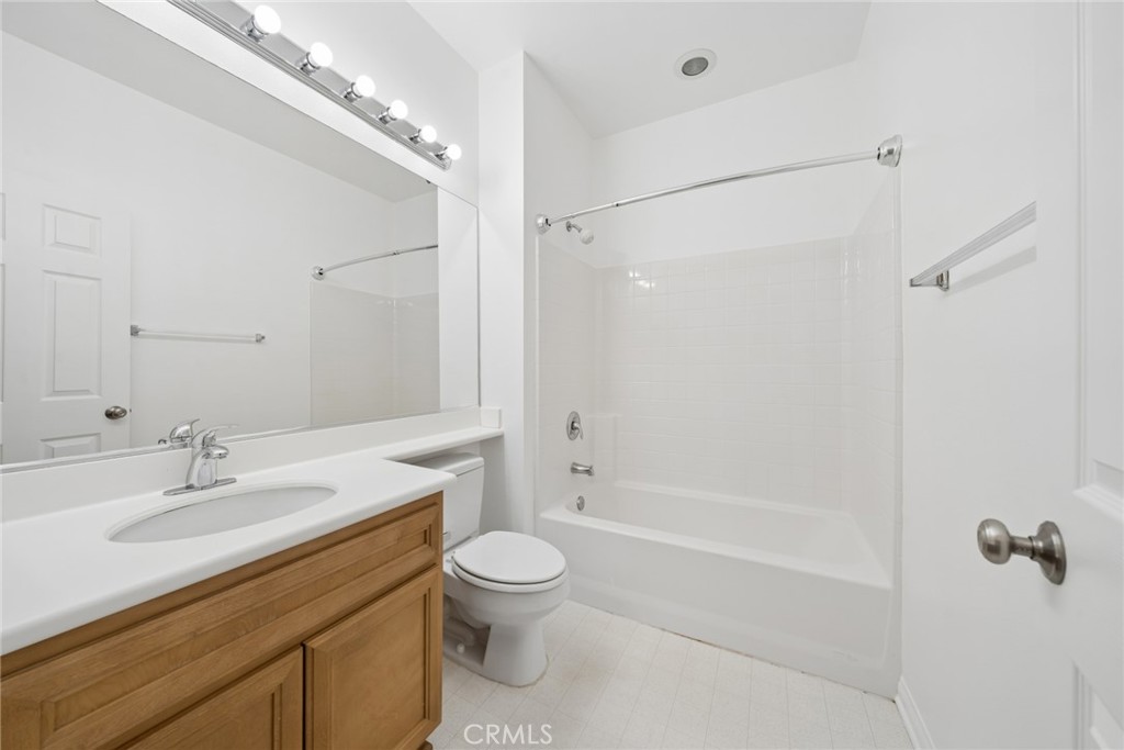 215 Dewdrop Property Photo 15