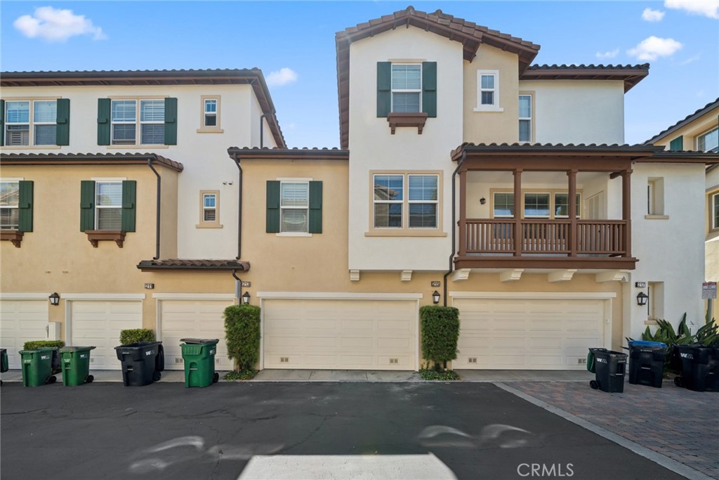 215 Dewdrop Property Photo 19