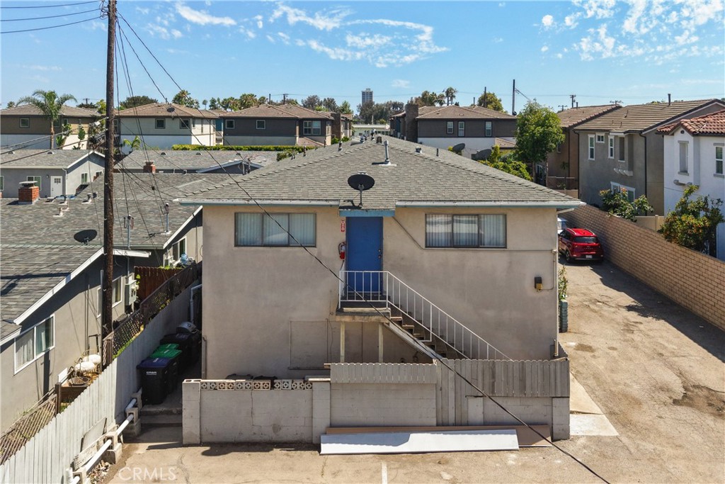 681 Victoria Property Photo 2