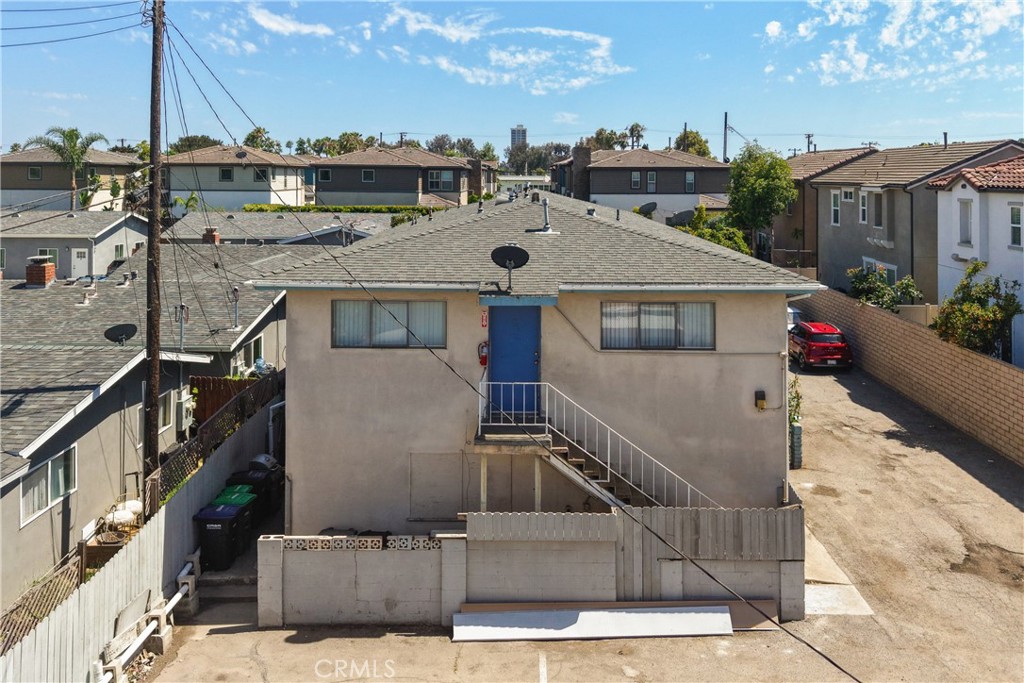 681 Victoria Property Photo 3