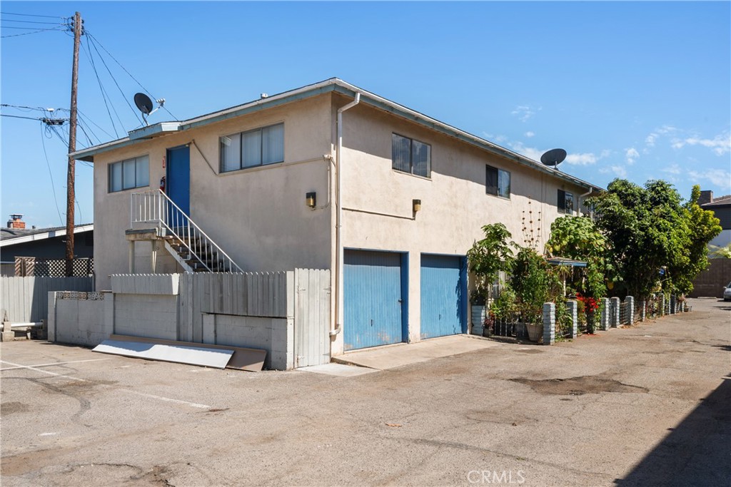 681 Victoria Property Photo 5