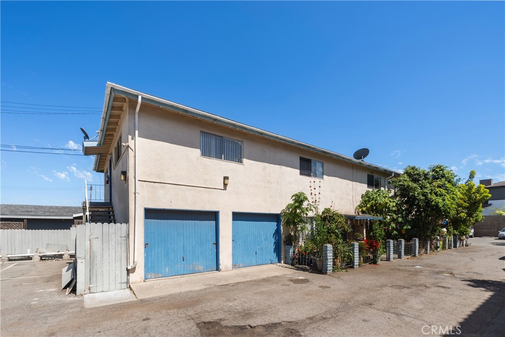 681 Victoria Property Photo 6
