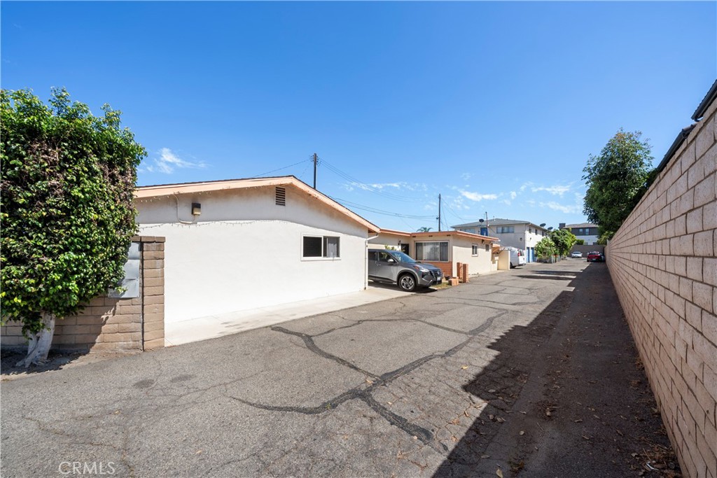 681 Victoria Property Photo 9