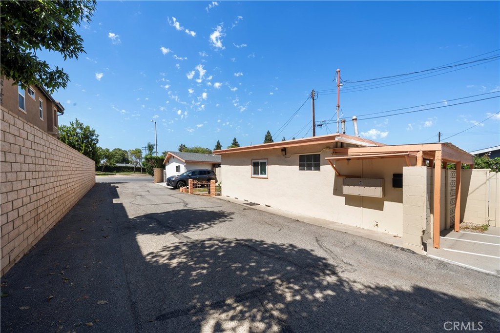 681 Victoria Property Photo 14