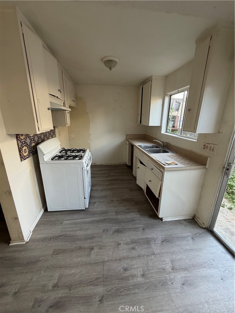 681 Victoria Property Photo 20