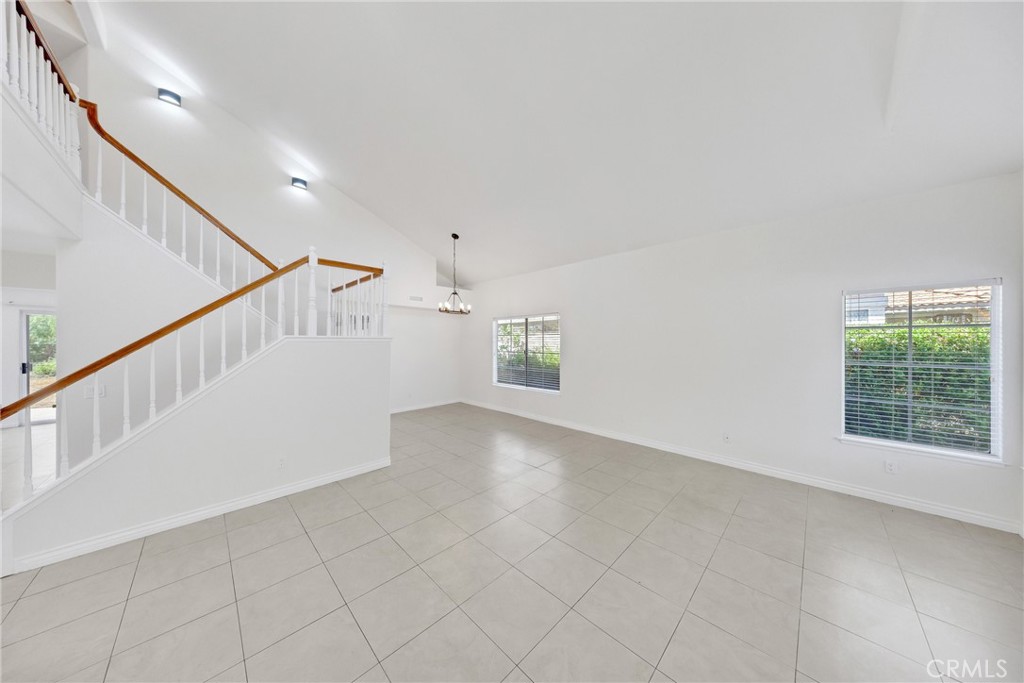 550 Bruin Property Photo 5