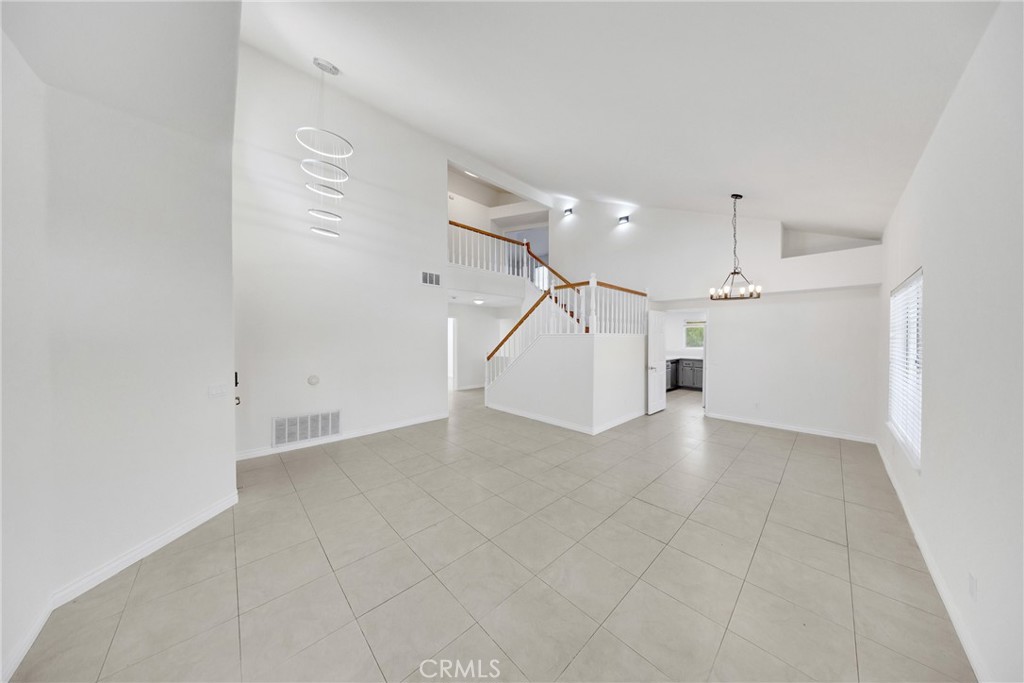 550 Bruin Property Photo 8