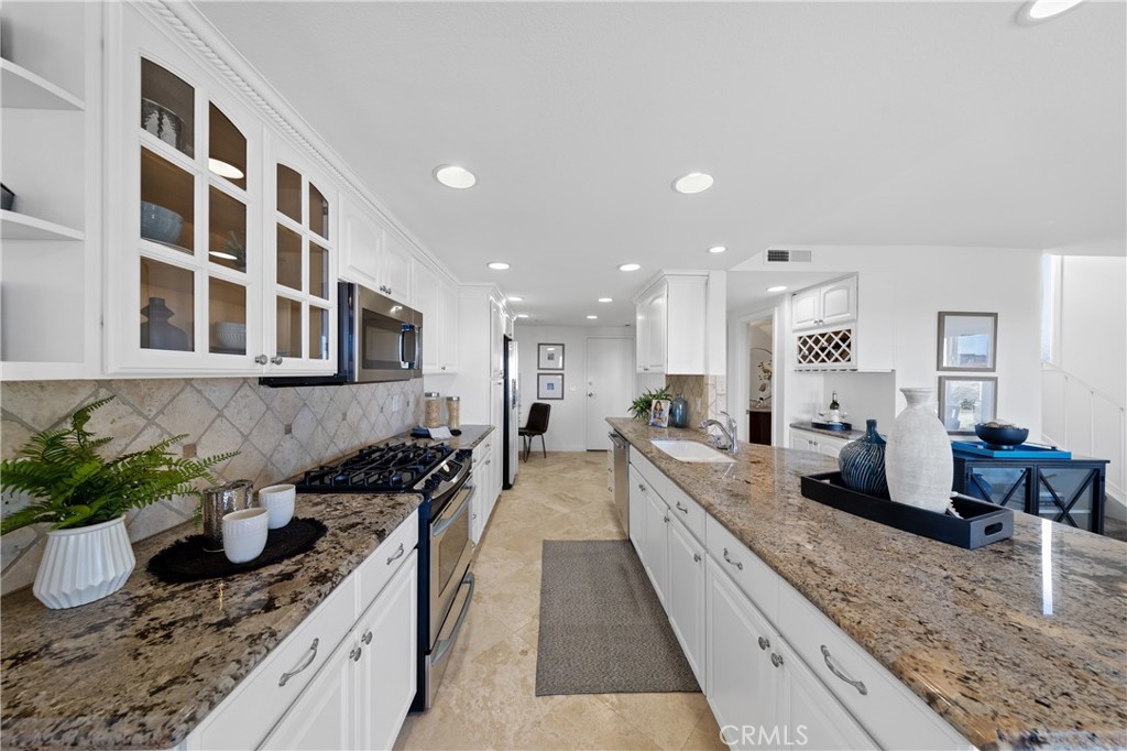 26046 View Point E Property Photo 10