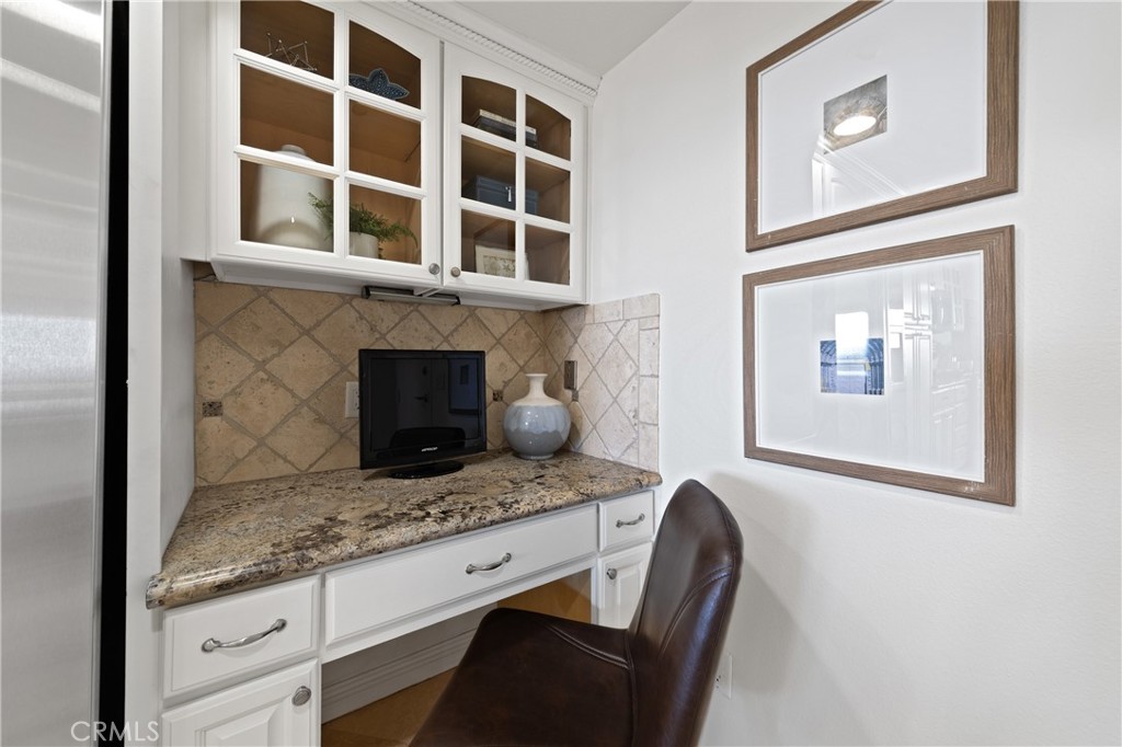 26046 View Point E Property Photo 12