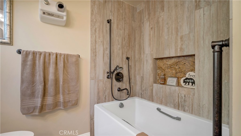 2129 N Pine Property Photo 48