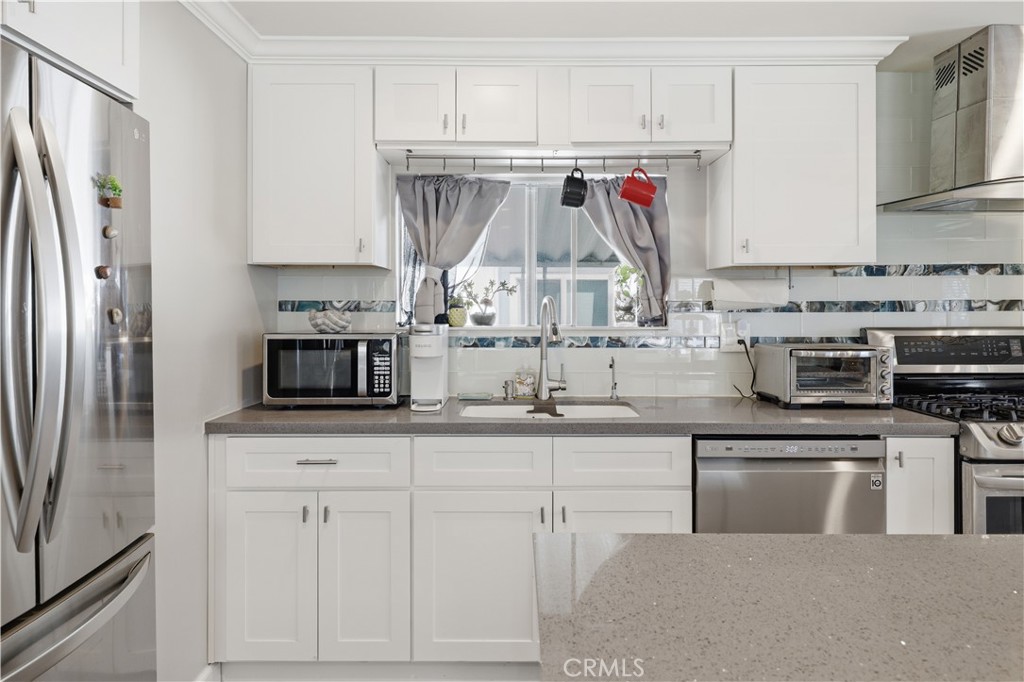 80 Huntington 516 Property Photo 22