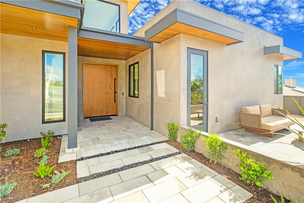 408 Avenida Presidio Property Photo 2