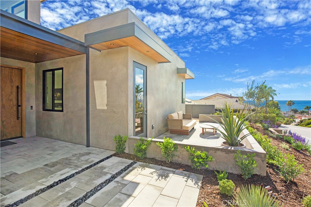 408 Avenida Presidio Property Photo 3