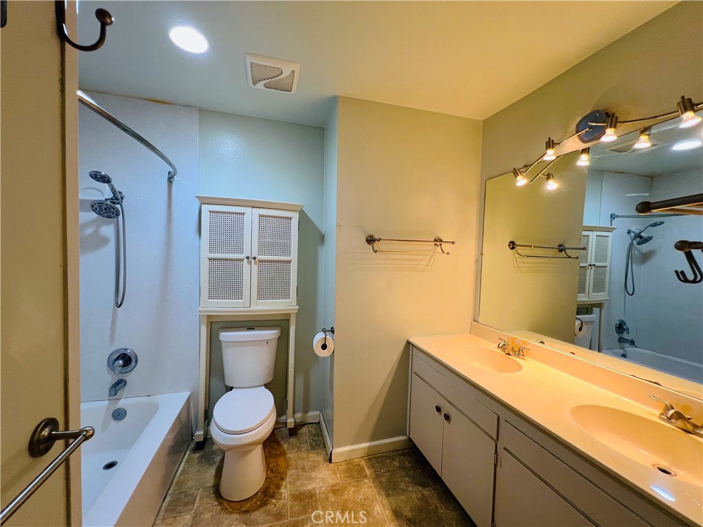 13666 Red Hill 63 Property Photo 13