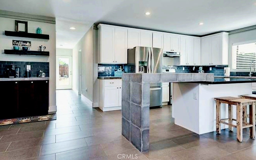 1914 Marguerite Street Property Photo 4