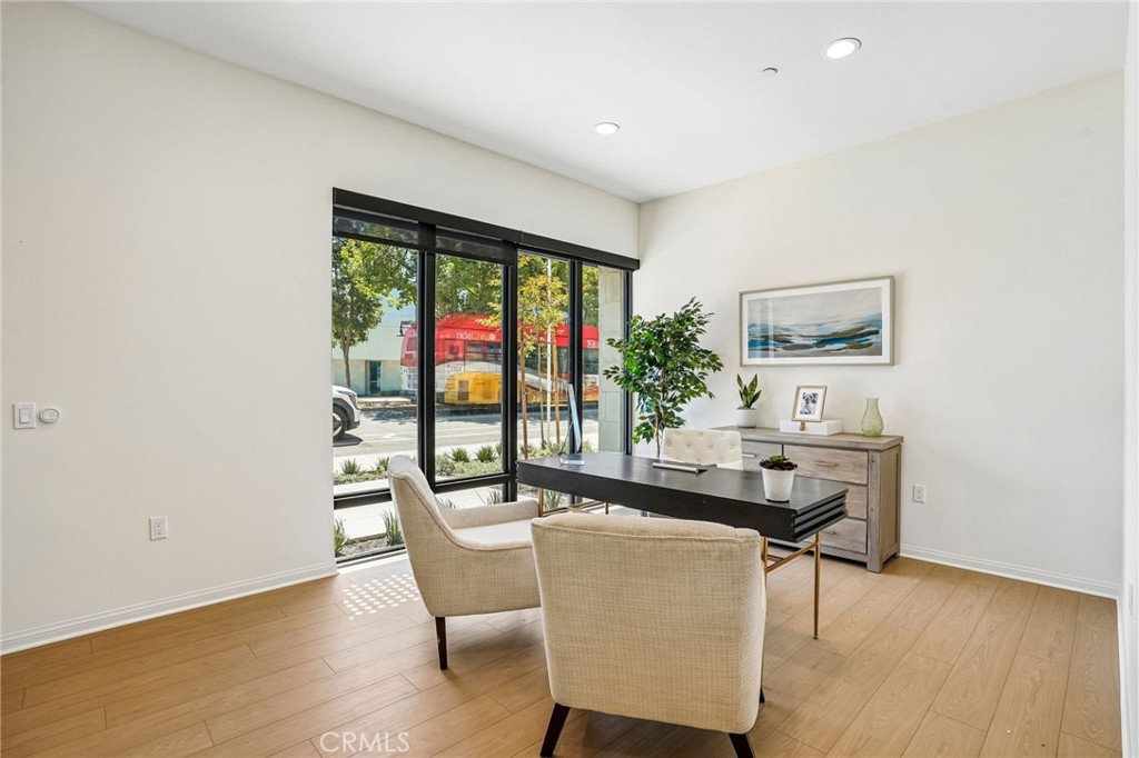 5876 Linden Ave Avenue 9 Property Photo 17