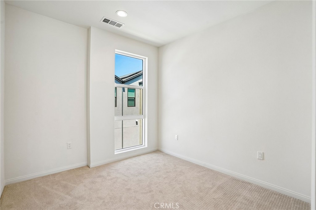 5876 Linden Ave Avenue 9 Property Photo 29
