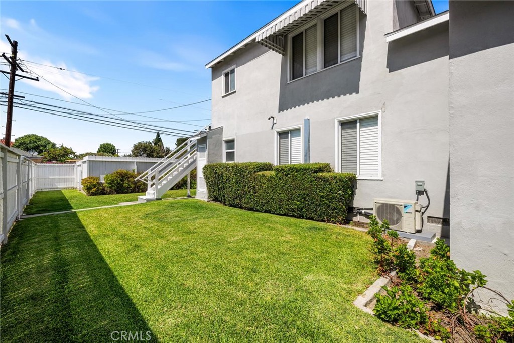 5139 E Carson Street Property Photo 4