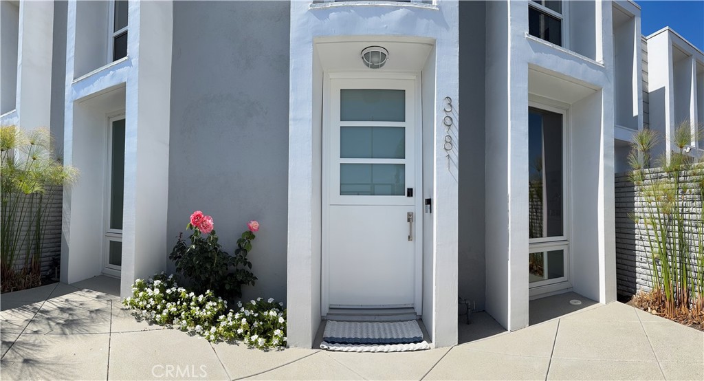 3981 Warner Avenue Property Photo 2