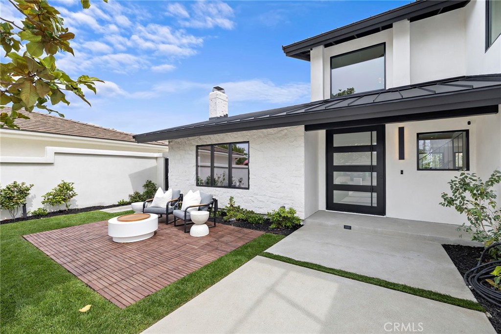 6 Monterey Property Photo 4