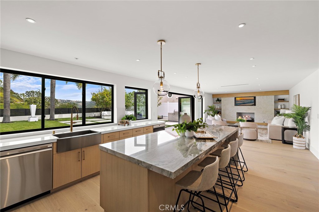 6 Monterey Property Photo 13