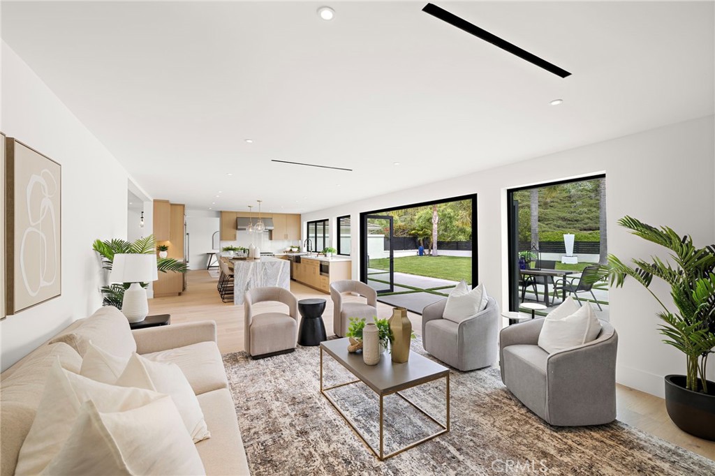 6 Monterey Property Photo 16