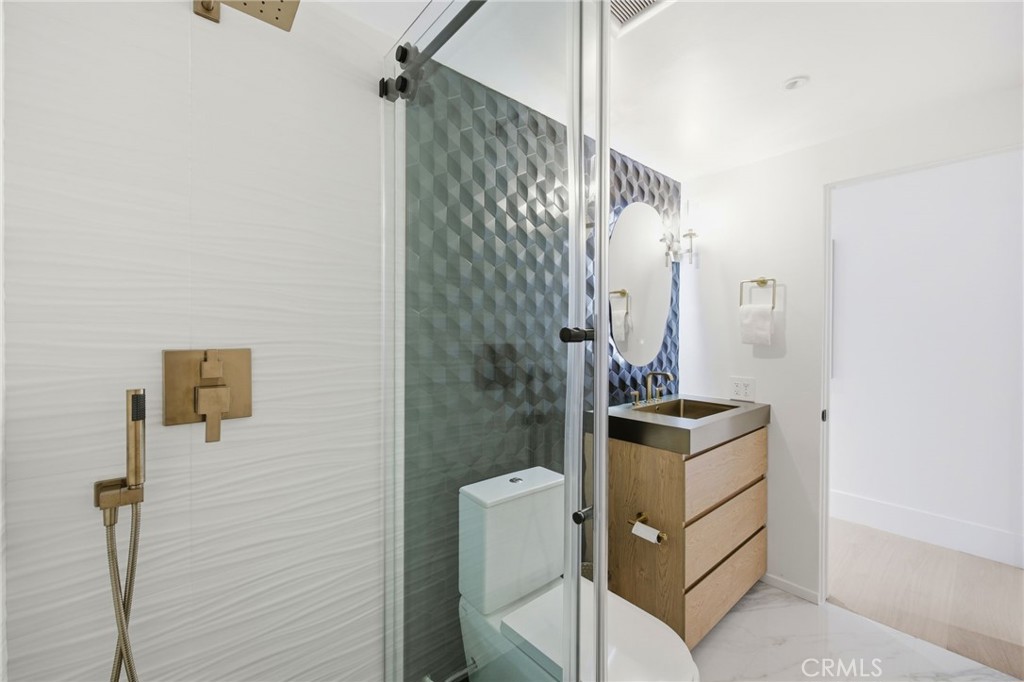 6 Monterey Property Photo 18