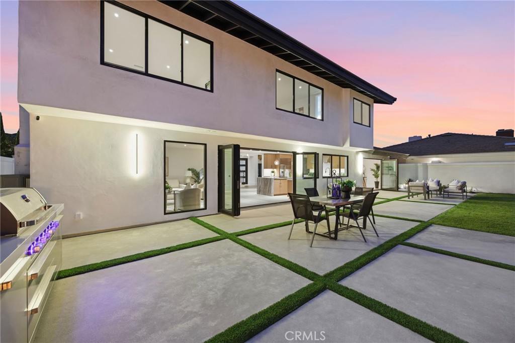 6 Monterey Property Photo 28