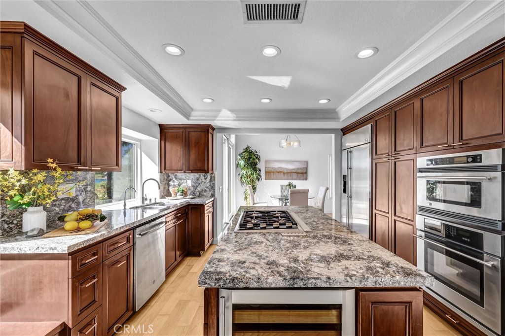 70 Fairlake Property Photo 19