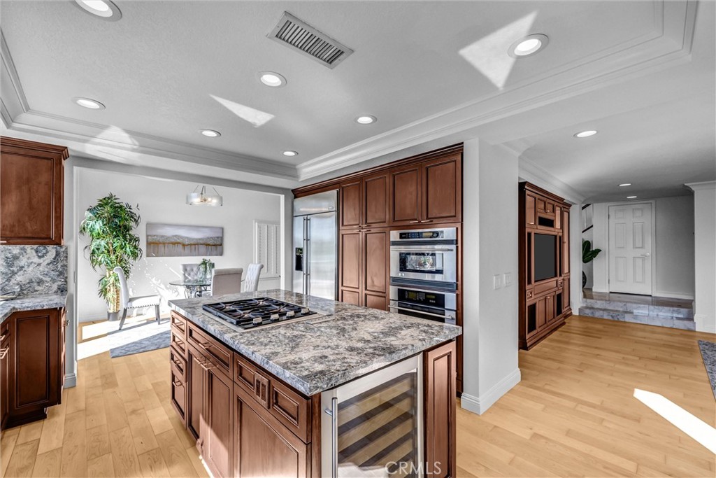 70 Fairlake Property Photo 20